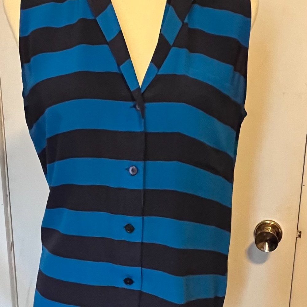 Equipment Silk Sleeveless Blue Top - Picture 2 of 16
